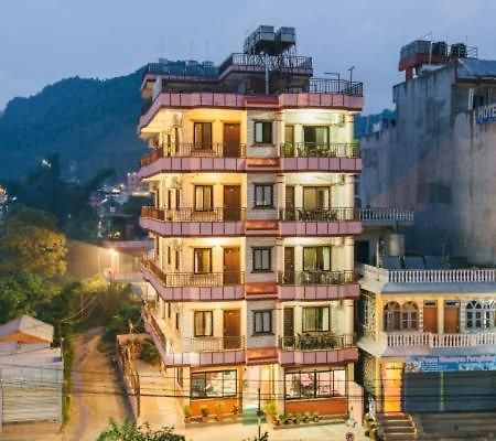 Hotel Ezen Pokhara Exteriör bild