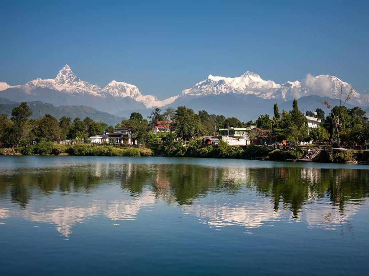 Hotel Ezen Pokhara Exteriör bild