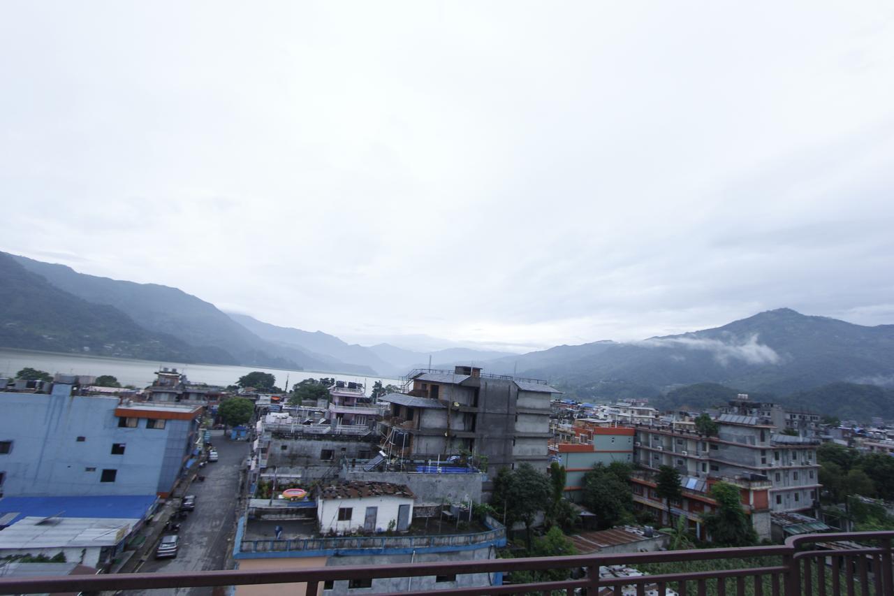 Hotel Ezen Pokhara Exteriör bild