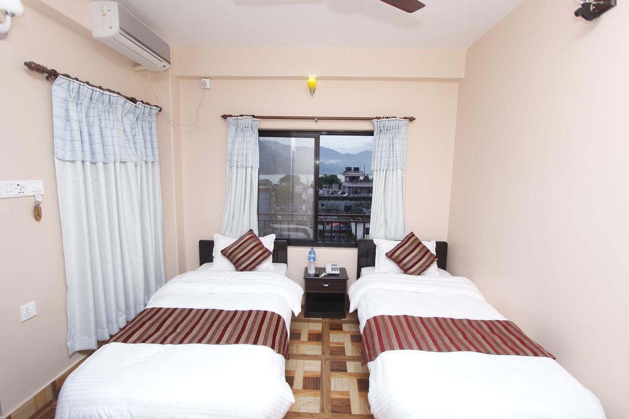 Hotel Ezen Pokhara Exteriör bild