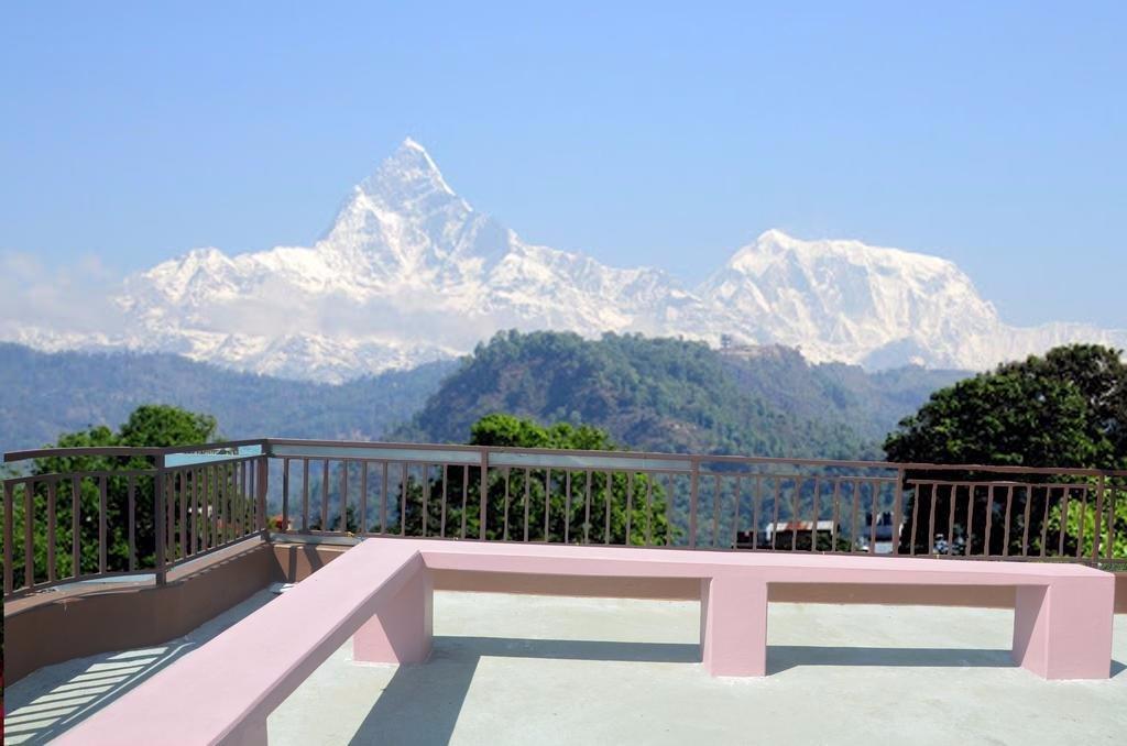 Hotel Ezen Pokhara Exteriör bild
